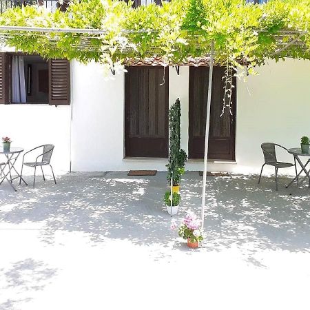 Daphnes Apartments Ratzaklion Екстер'єр фото
