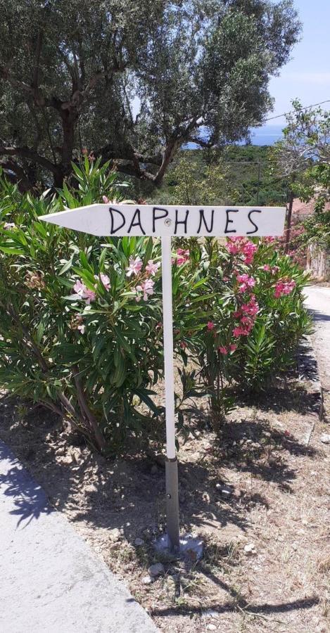 Daphnes Apartments Ratzaklion Екстер'єр фото