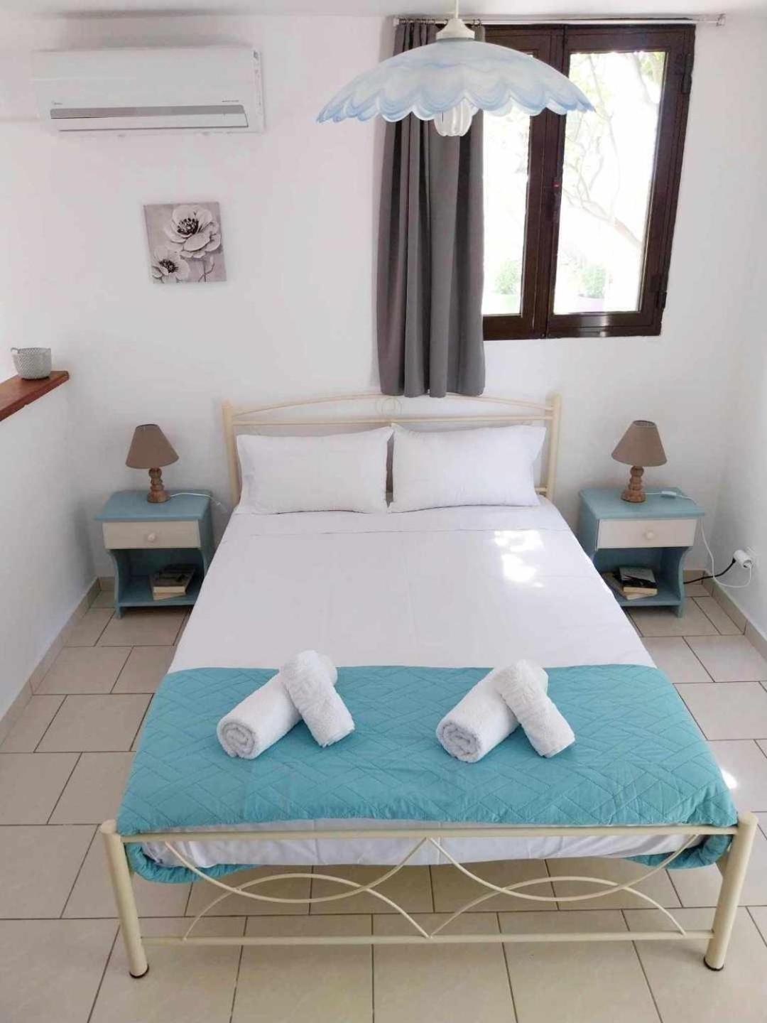 Daphnes Apartments Ratzaklion Екстер'єр фото
